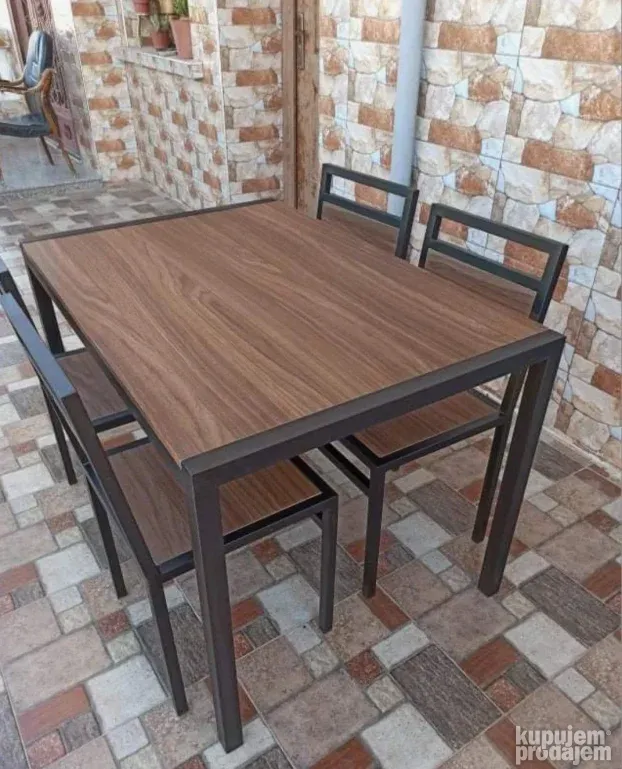 Barski i trpezarijski stolovi i stolice