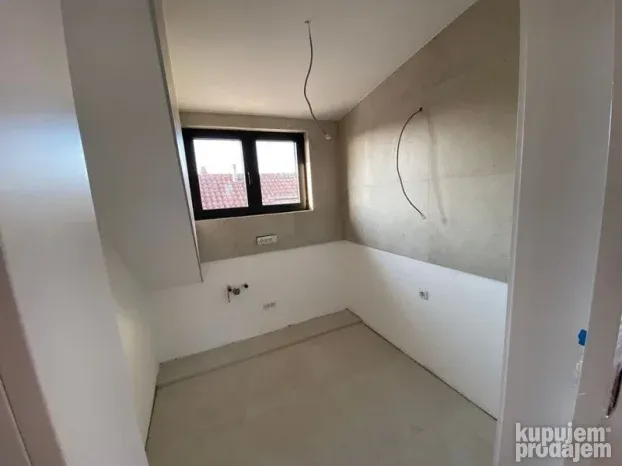 Odličan, 57 m2 - Veternik!