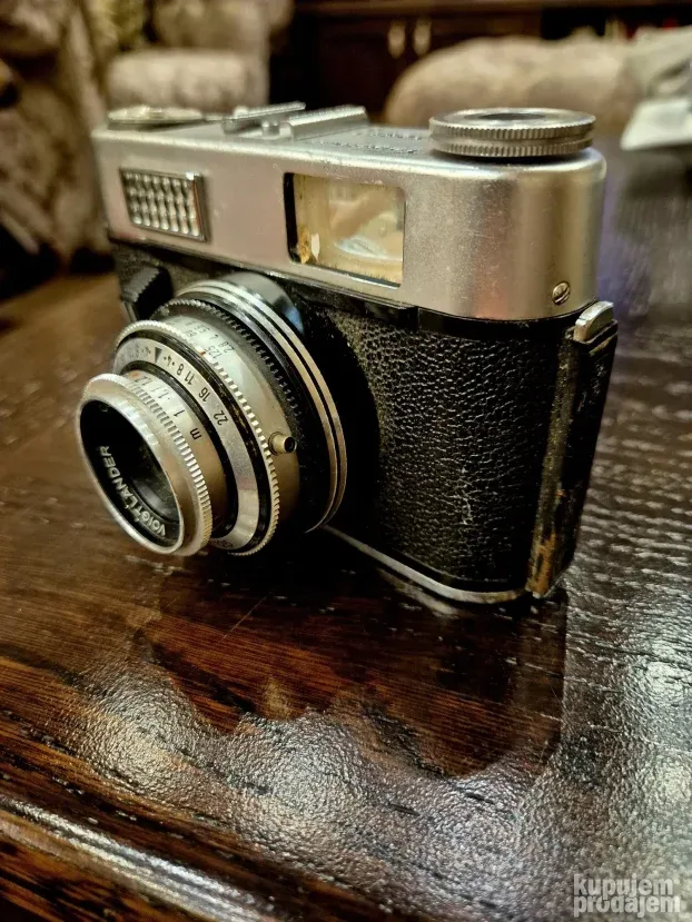 Stari fotoaparat iz 70- tih godina