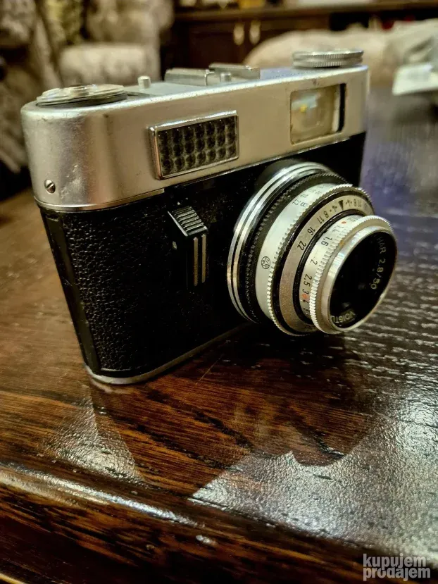 Stari fotoaparat iz 70- tih godina