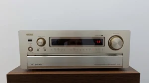 Denon AVP - A1