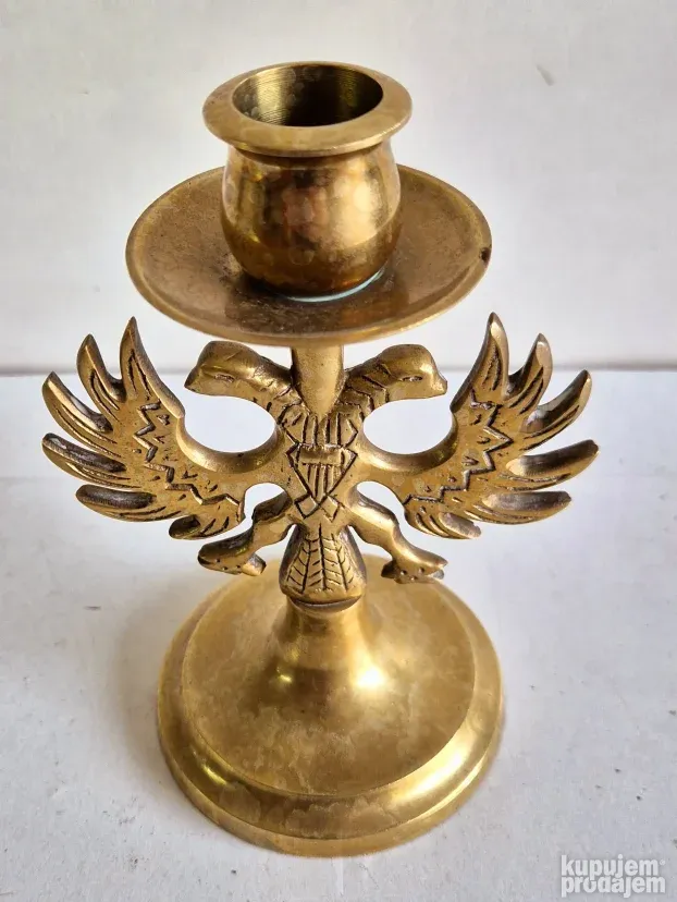 Prelep stari mali mesingani svecnjak sa Orlovima