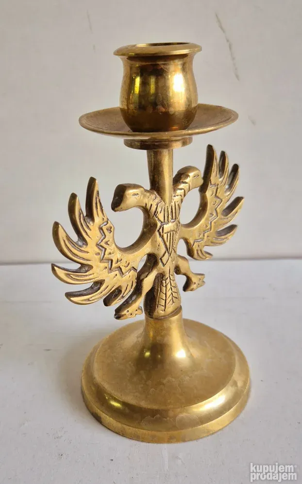 Prelep stari mali mesingani svecnjak sa Orlovima