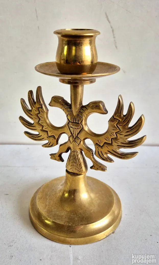 Prelep stari mali mesingani svecnjak sa Orlovima