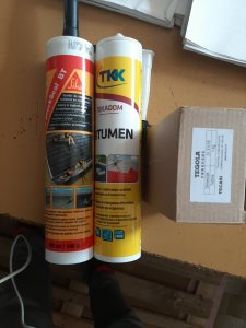 Silikon za tegolu i ekseri