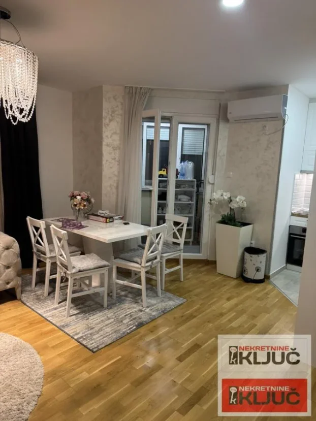 Telep, 3.0 trosoban, 63 m²
