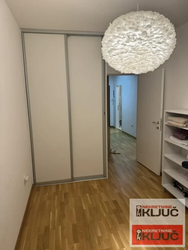 Telep, 3.0 trosoban, 63 m²