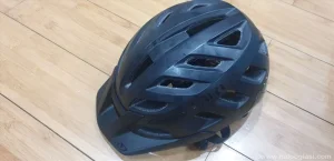 Kacige GIRO kao nova velicina 55-59cm