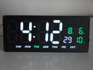 SAT digitalni zidni stoni