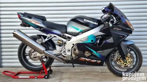 Kawasaki zx9R