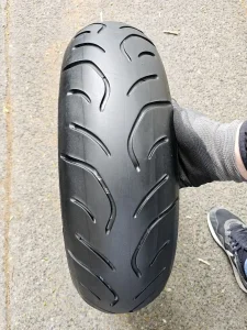 Moto guma bridgestone 160/60/17 god 2017