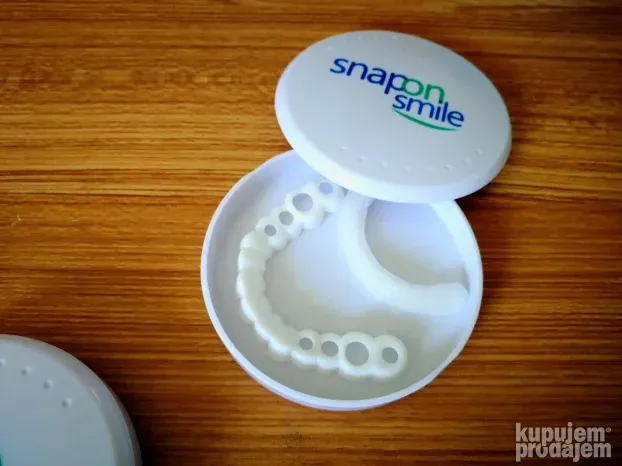 Moderna faseta za savršeno bele zube SNAP ON SMILE