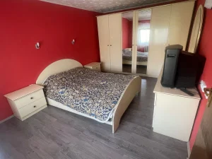 Italijanska spavaća soba, visoki sjaj, boja slonova kost