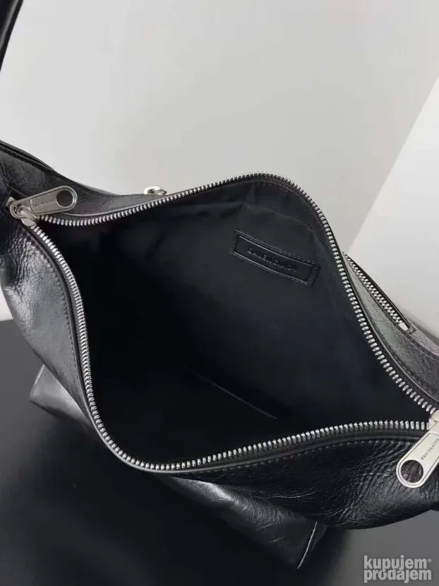 Balenciaga Paris - mod 3 - t.me/edluxuryladies