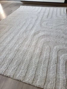 Beli tepih 190x130cm