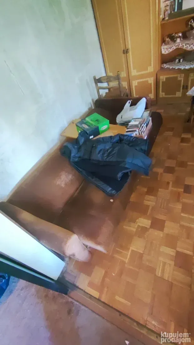 Iznosenje namestaja na deponiju praznjenje stanova