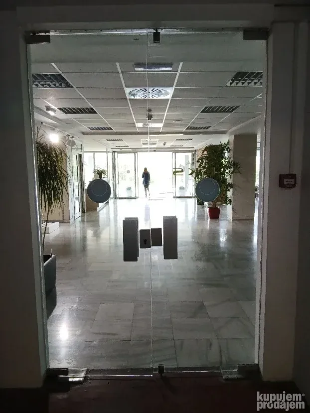 Staklena dvokrilna vrata 240 x 220 cm