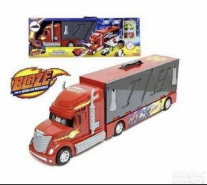 Kamion Blejz sa dva autića-Blaze i paklene mašine kamion