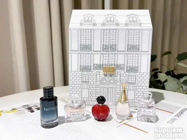 DIOR LE MINI 30 MONTAIGNE セット Dior le mini 30 montaigne perfume