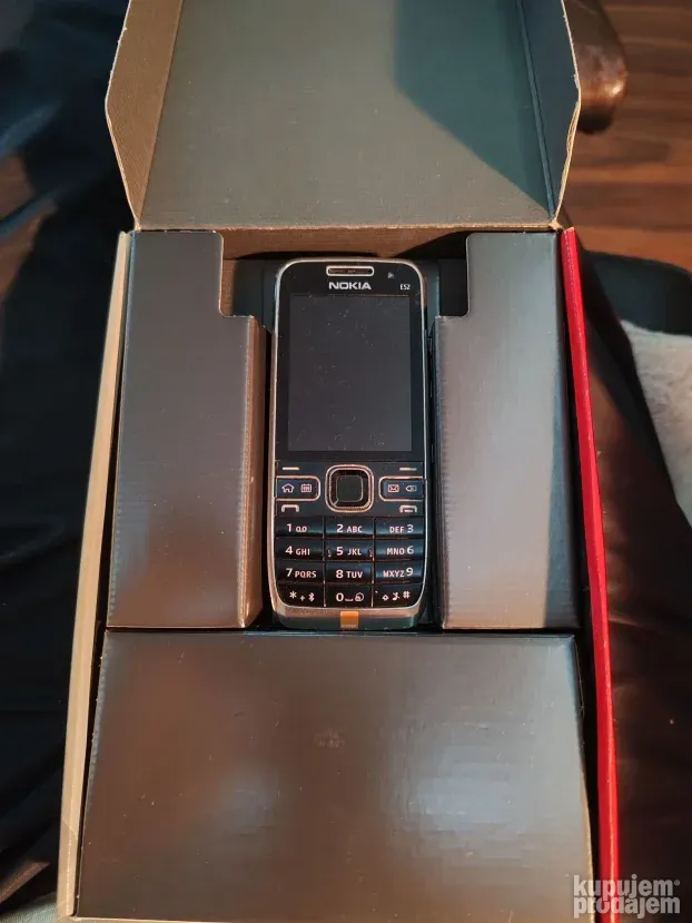 Legenda Nokia E52/full/ispravan
