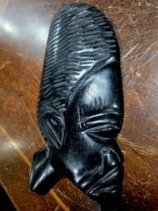 Stara figura od crne ebanovine, najskuplje drvo na svetu, 20