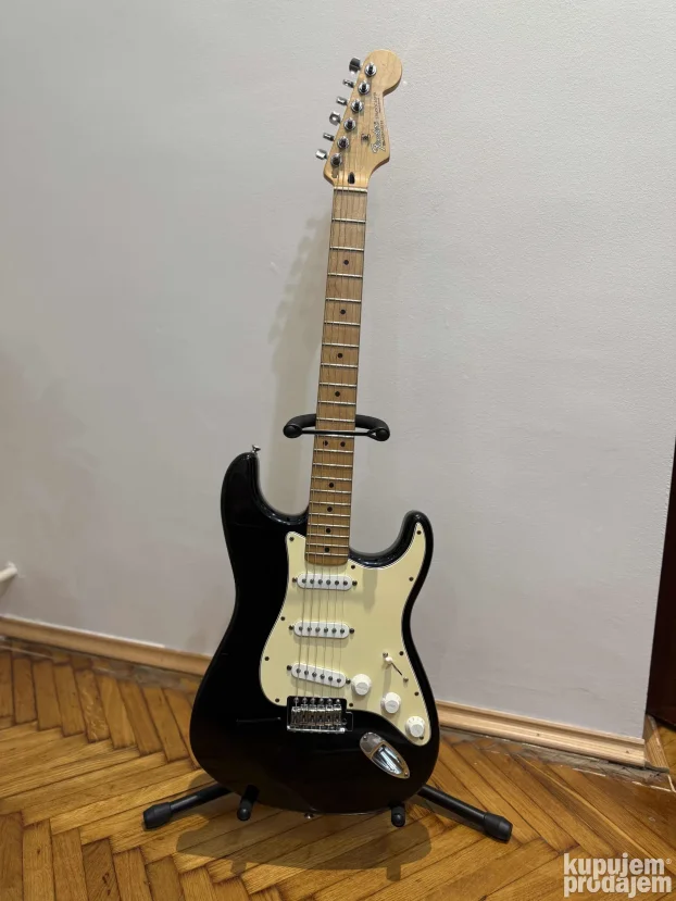 ギター Fender STRATOCASTER Mexico FENDER STRATOCASTER PLAYER SILVER GREY, MEXICO ,chitarra