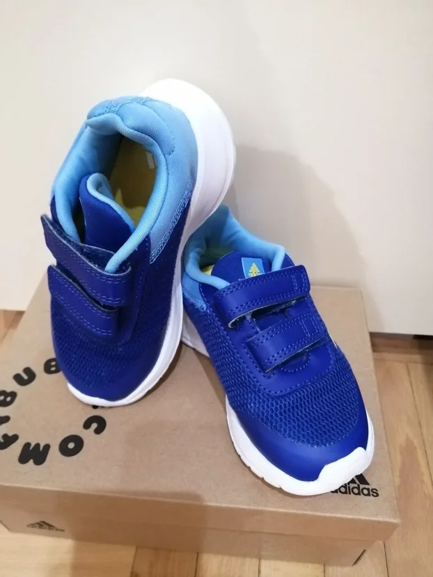 Adidas patike br. 25