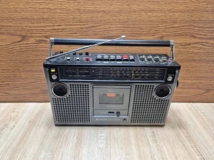 Sanyo M9980LU Radiokasetofon