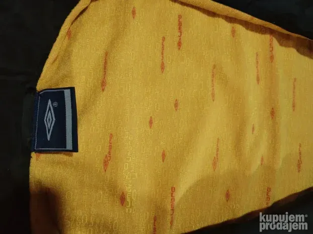 Umbro suskava sportska jakna S/M