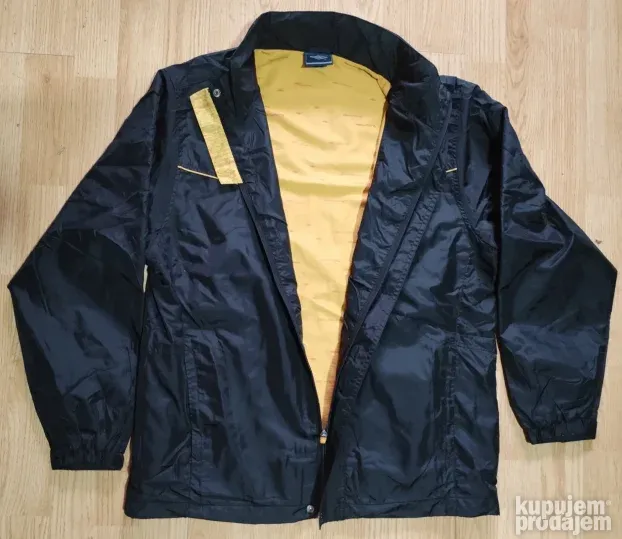 Umbro suskava sportska jakna S/M