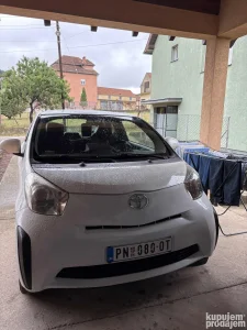 Toyota iQ