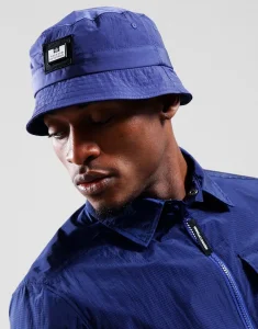 Weekend Offender sesiric