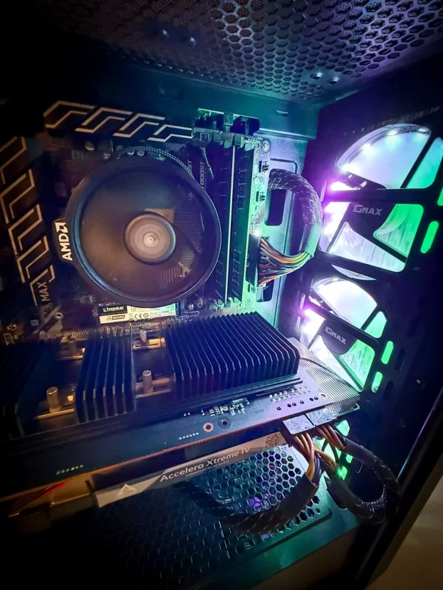 Gaming PC RX 5700 XT Red Devil/Ryzen 5 PRO 3400G/16GB DDR4