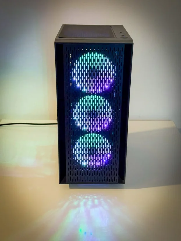 Gaming PC RX 5700 XT Red Devil/Ryzen 5 PRO 3400G/16GB DDR4