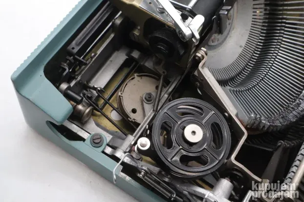 Olivetti Lettera 22 vintage portable pisaća mašina Perfekt