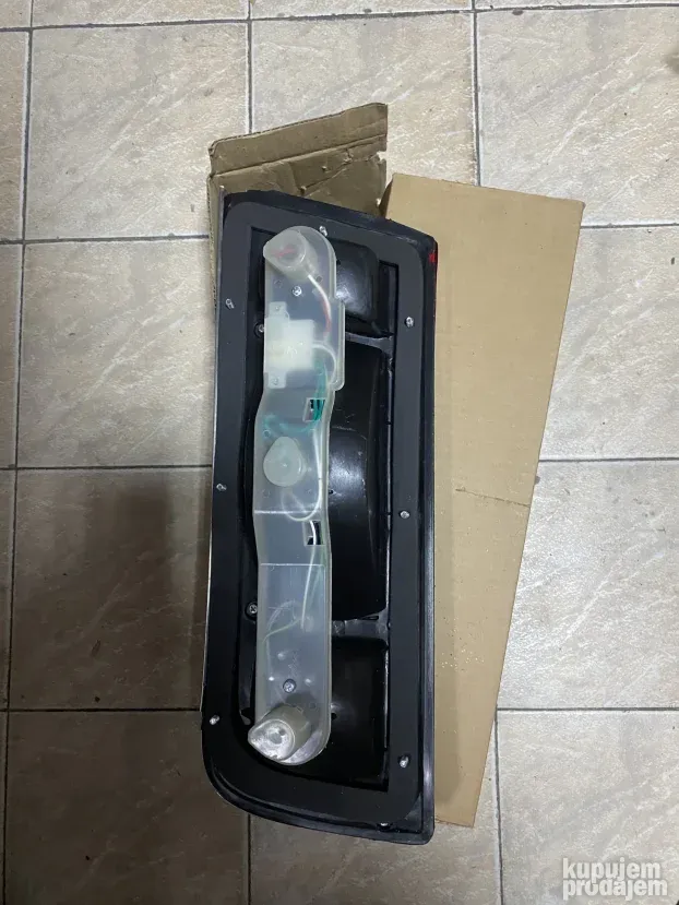 Stop lampa-svetlo TOYOTA Corolla KE30