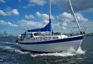 Prodaje se motorsailer LM 27 od 9m, 6 ležaja, dizel,  Saga