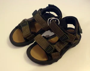 Jako lepe decje muske sandale 25 broj