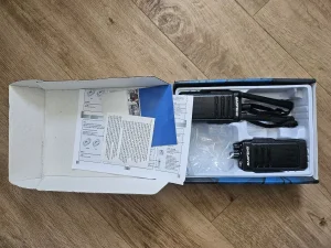 Dve baofeng two-way radio stanice