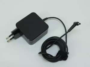 - Punjač za laptop