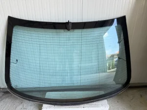 Mercedes E 200 zadnja sofersajbna