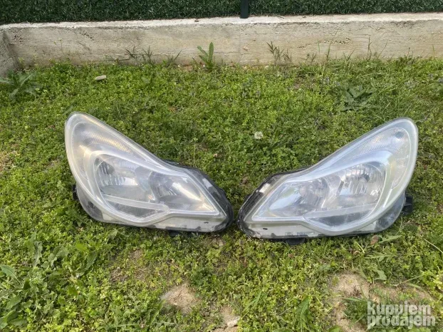 Opel Corsa D desni far restajling od 2010-2014