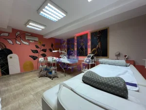 Višenamenski lokal na spratu, 38m2, Bulevar