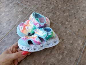 Skechers sandale broj 24 za devojcicu