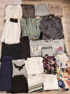 Lot ženske garderobe M,L,XL 20kom.