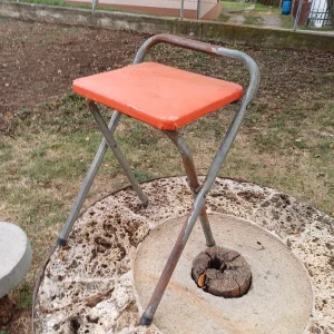 Stara  sklopiva stolica