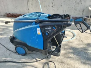 mašina za pranje auta