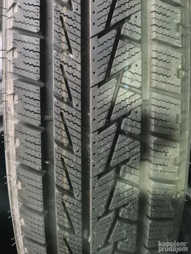 185 60 15 MS ZIMSKA GUMA 1 Komad. NOVA ARIVO 40e