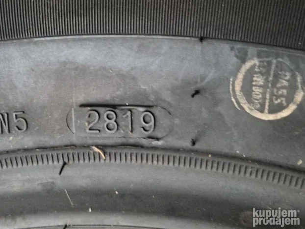185 60 15 MS ZIMSKA GUMA 1 Komad. NOVA ARIVO 40e