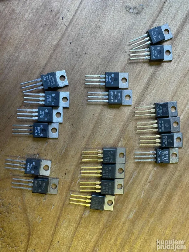 TO-220 regulatori napona